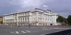 Театральная площадь, Консерватория им. Н.А. Римского-Корсакова
