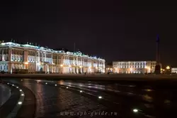 Эрмитаж и Дворцовая площадь ночью