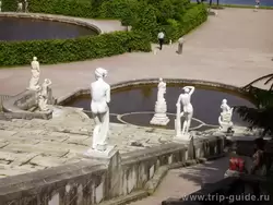 Скульптуры фонтана «Золотой каскад»