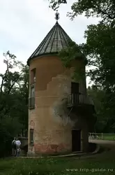 Пиль-башня в Павловском парке