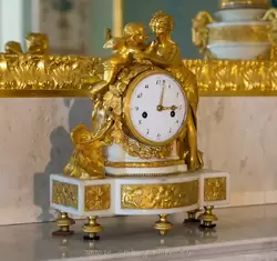 Часы «Венера и Амур» в Парадной опочивальне, Франция, 1780-е