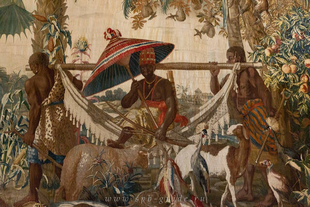 Гатчинский дворец, гобелен «Двое слуг несут вождя» из серии «Новые Индии» в Верхней Тронной