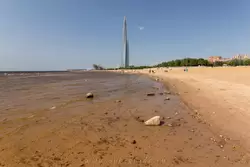Пляж в парке 300-летия Санкт-Петербурга