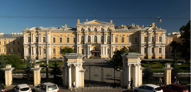 Воронцовский дворец (здание Суворовского училища)