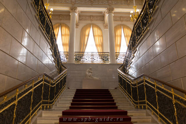 Музей Фаберже, парадная лестница