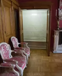 Большая мраморная ванная в Гардеробной — Юсуповский дворец