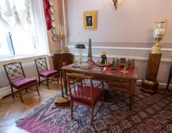 Стол с письменными принадлежностями Александра I
