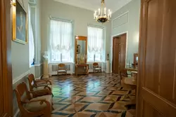 Угловая гостиная Екатерининского корпуса дворца Монплезир