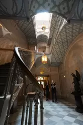 Дворец «Коттедж», лестница в неоготическом стиле