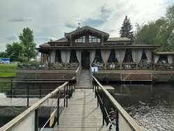 Ресторан «Русская рыбалка», места с видом на пруд