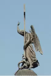 Ангел на Александровской колонне