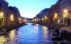 Петербург ночью, вид на реку Мойку с Невского проспекта
