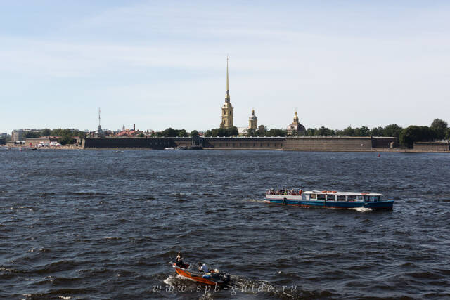 Река Нева и Петропавловская крепость
