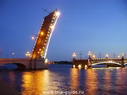 Троицкий мост (бывший Кировский мост) в Санкт-Петербурге
