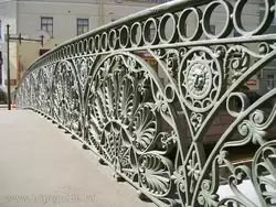 Чугунная ограда Певческого моста