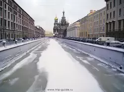 Канал Грибоедова скованный льдом и Спас-на-крови