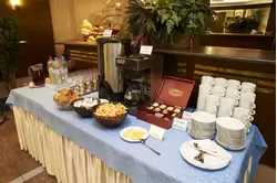 Завтрак «шведский стол» в Синем зале ресторана в гостинице «Нептун»