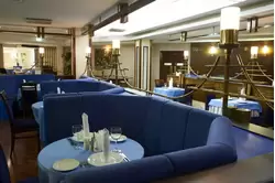 Синий зал ресторана в гостинице «Нептун»