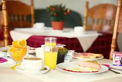 Завтрак «шведский стол» в гостинице «Амстердам» в Санкт-Петербурге
