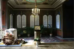Петропавловский собор, комната с останками Николая II и его семьи